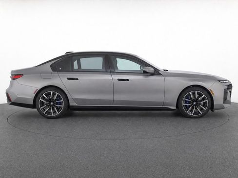 Used 2026 BMW 740i xDrive AWD/4WD image 2