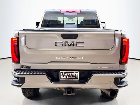 Used 2024 GMC Sierra 2500 Denali Ultimate AWD/4WD image 5