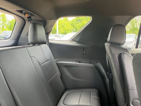 Used 2022 Chevrolet Traverse RS w/ LPO, Floor Liner Package AWD/4WD image 31