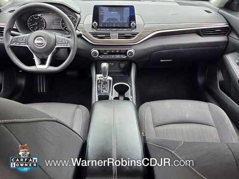 Used 2024 Nissan Altima 2.5 SV FWD image 9
