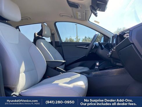 Used 2023 Kia Niro EX FWD image 16
