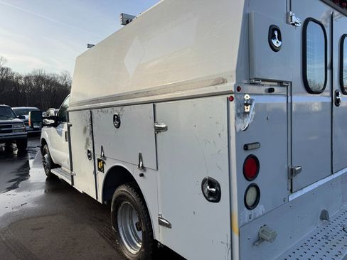 Used 2015 Ford F350 XLT w/ Trailer-Tow Prep Package image 5