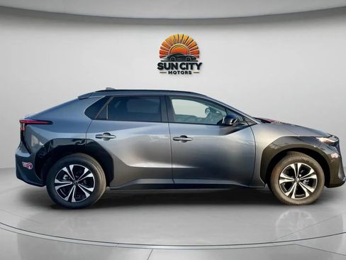 Used 2023 Toyota bZ4X FWD image 4