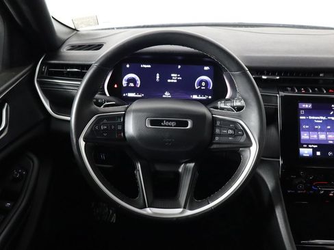 Used 2023 Jeep Grand Cherokee L Laredo AWD/4WD image 7