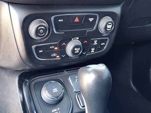 Used 2020 Jeep Compass Limited AWD/4WD image 16