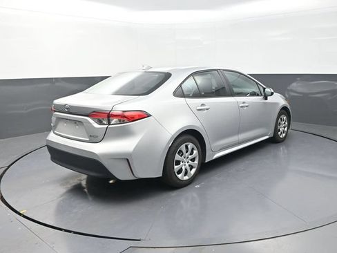 Used 2024 Toyota Corolla LE FWD image 8