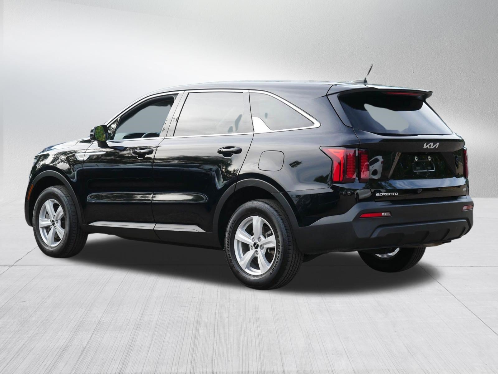 Certified 2023 Kia Sorento LX AWD/4WD image 5
