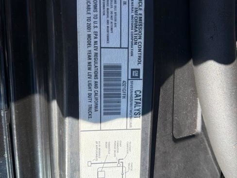 Used 2001 Chevrolet S10 Pickup LS image 39