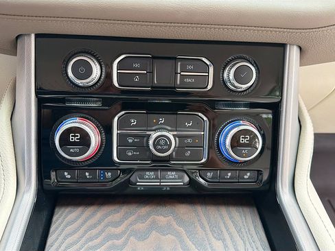 Used 2024 GMC Yukon XL Denali w/ Advanced Technology Package RWD image 33