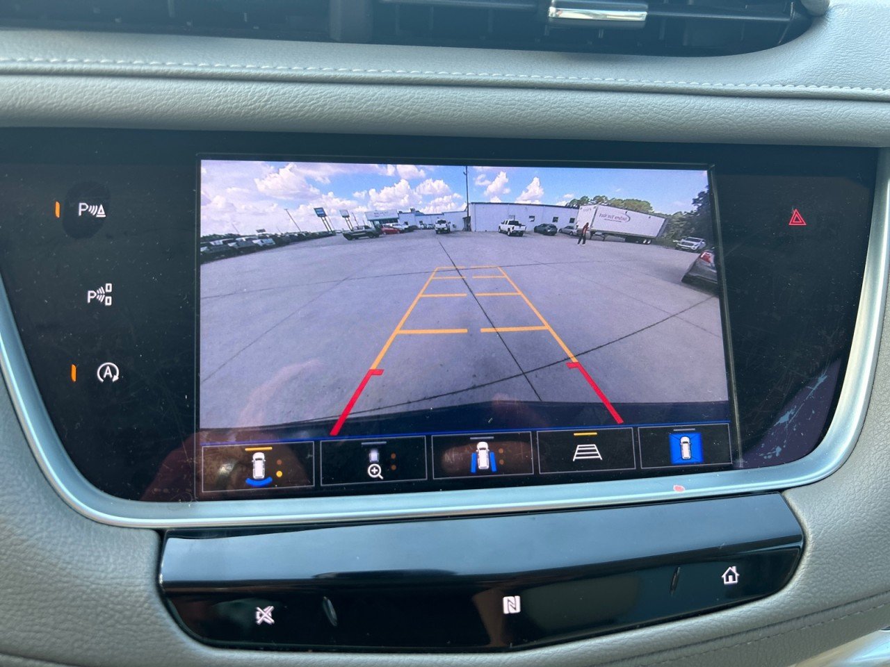 Used 2021 Cadillac XT5 Premium Luxury FWD image 12