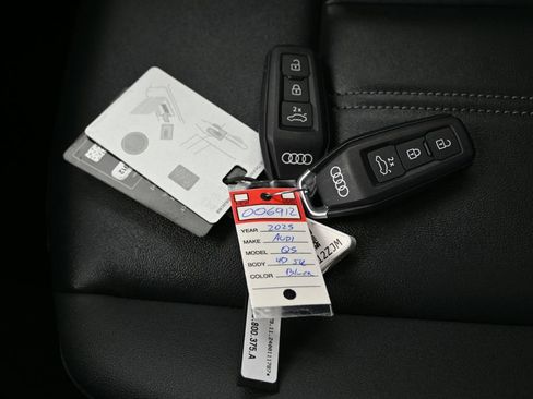 Used 2025 Audi Q5 Premium w/ Convenience Package AWD/4WD image 31