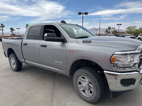 Used 2022 RAM 2500 Big Horn AWD/4WD image 3