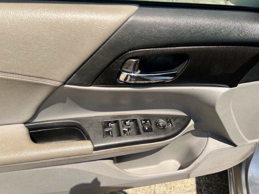 Used 2013 Honda Accord EX image 15