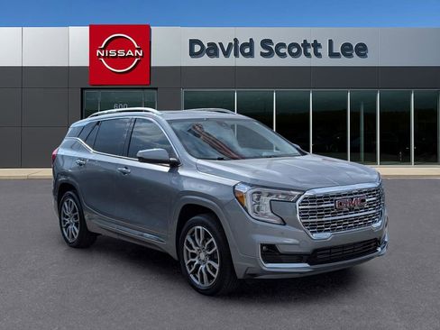 Used 2024 GMC Terrain Denali w/ Denali Premium Package image 3