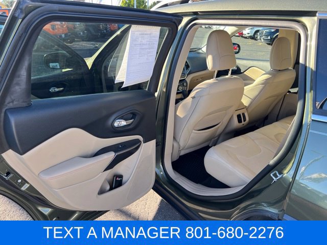 Used 2019 Jeep Cherokee Latitude w/ Cold Weather Group FWD image 31