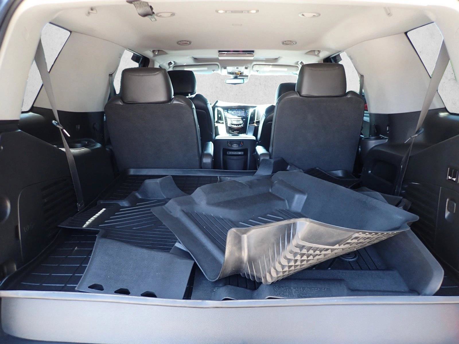 Used 2020 Cadillac Escalade Premium Luxury AWD/4WD image 8