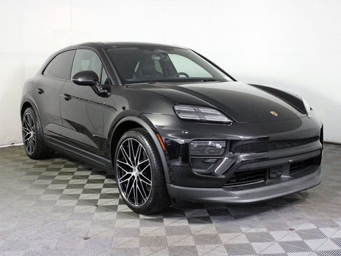 Certified 2025 Porsche Macan 4 Electric image 9
