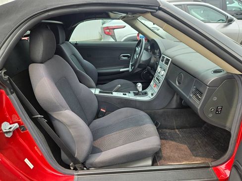 Used 2006 Chrysler Crossfire Convertible w/ Special Edition Group RWD image 4