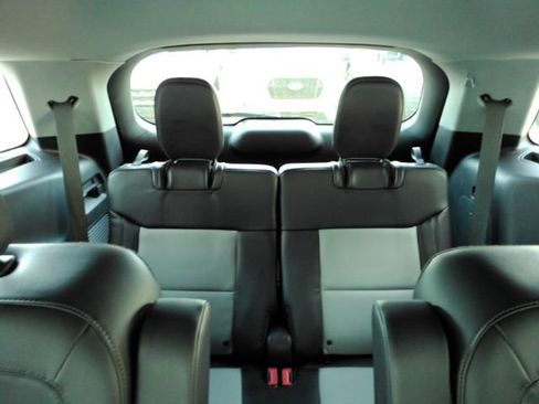 Used 2023 Ford Explorer XLT w/ Equipment Group 202A AWD/4WD image 8