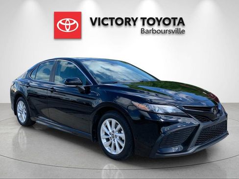 Used 2024 Toyota Camry SE FWD image 5
