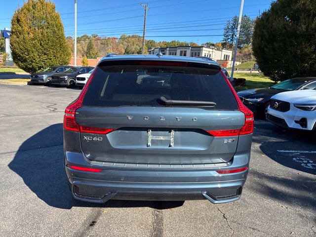Used 2024 Volvo XC60 B5 Core w/ Protection Package Premier AWD/4WD image 18