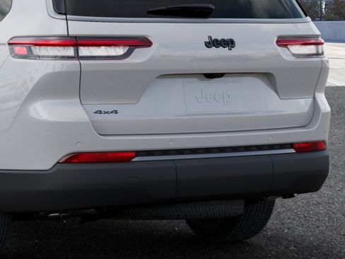 New 2026 Jeep Grand Cherokee L 4WD image 13