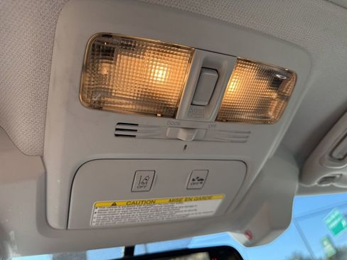 Used 2015 Subaru Forester 2.5i Premium image 16