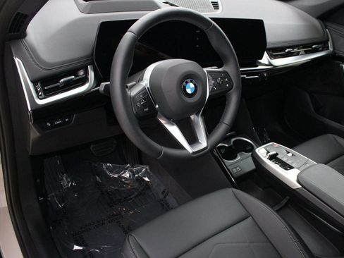 Used 2026 BMW X1 xDrive28i image 4