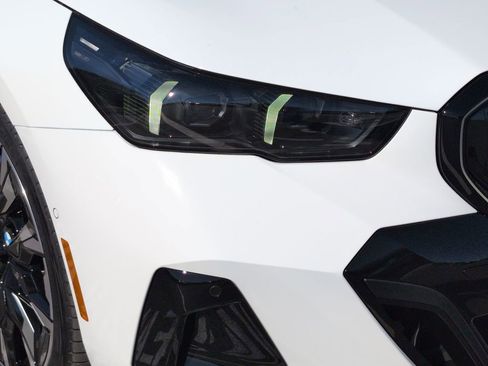 New 2026 BMW 530i image 13