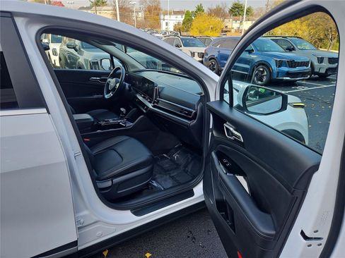 Certified 2023 Kia Sportage EX image 27