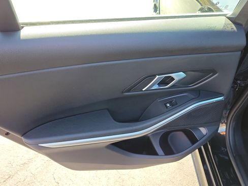 Used 2025 BMW 330i Sedan image 9