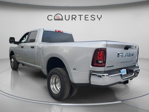 New 2026 RAM 3500 Big Horn AWD/4WD image 2