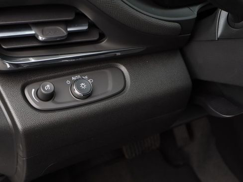 New 2026 Buick Envista Sport Touring FWD image 9