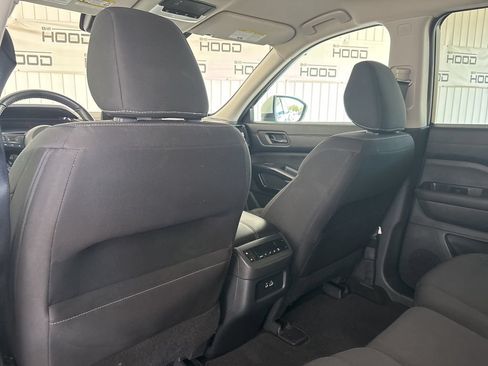 Used 2024 Nissan Pathfinder SV AWD/4WD image 12