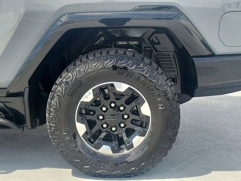 Used 2024 GMC Hummer EV 3X w/ Extreme Off-Road Package image 11