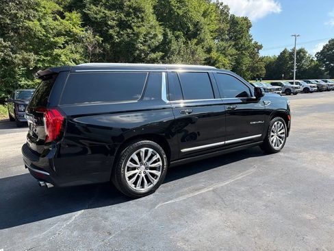 Used 2021 GMC Yukon XL Denali w/ Denali Ultimate Package AWD/4WD image 3