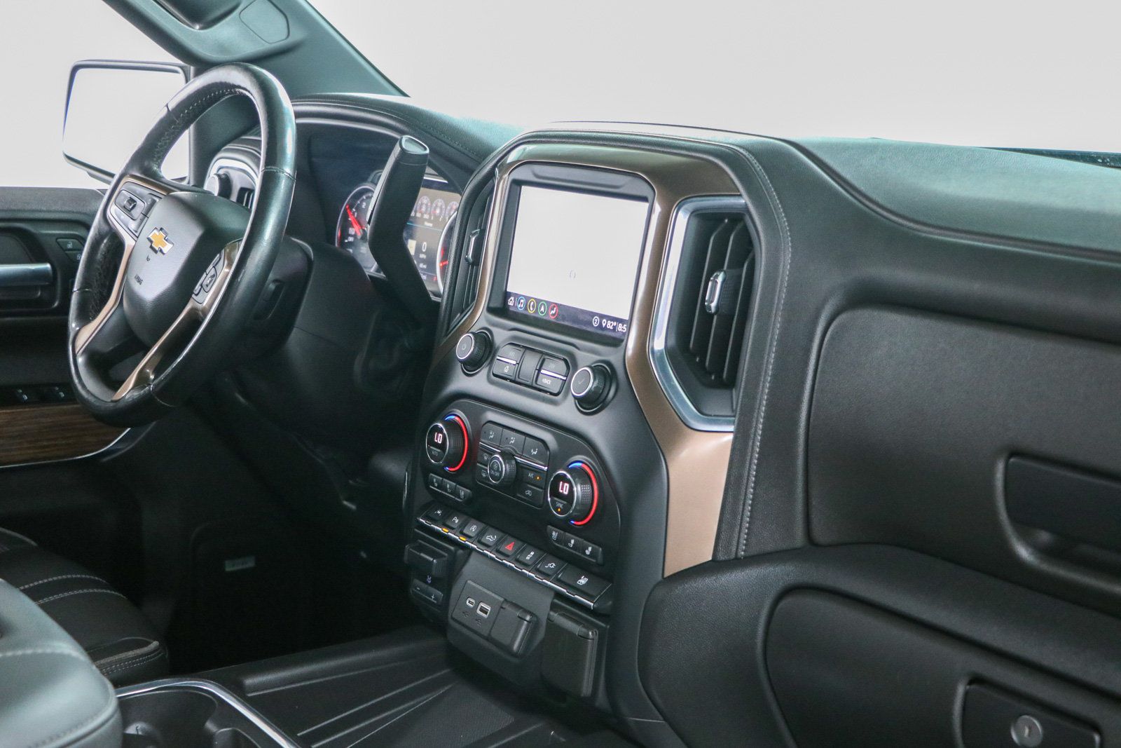 Used 2020 Chevrolet Silverado 1500 High Country AWD/4WD image 29