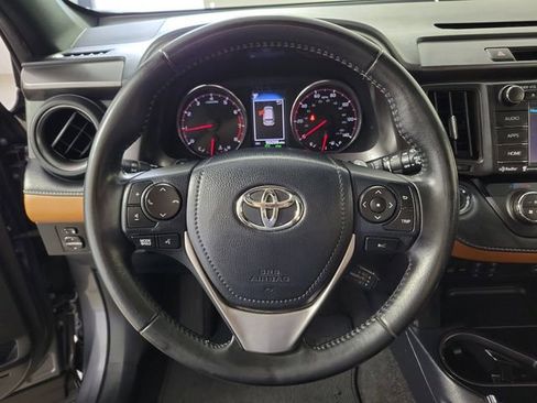 Used 2018 Toyota RAV4 SE w/ Power Extra Value Package FWD image 27