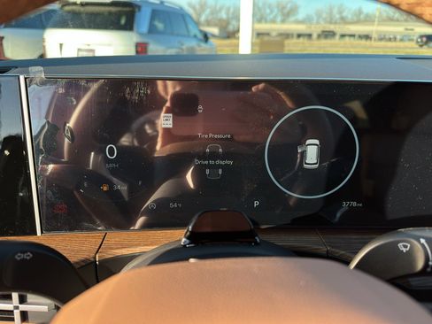 Certified 2025 Hyundai Santa Fe Limited image 18