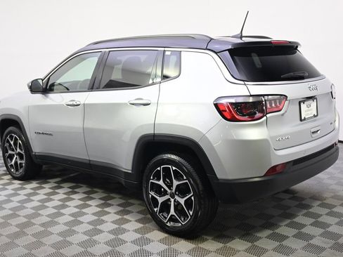 Used 2025 Jeep Compass Limited AWD/4WD image 3
