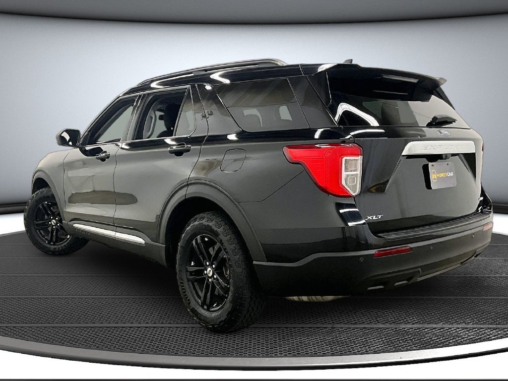 Used 2021 Ford Explorer XLT AWD/4WD image 4