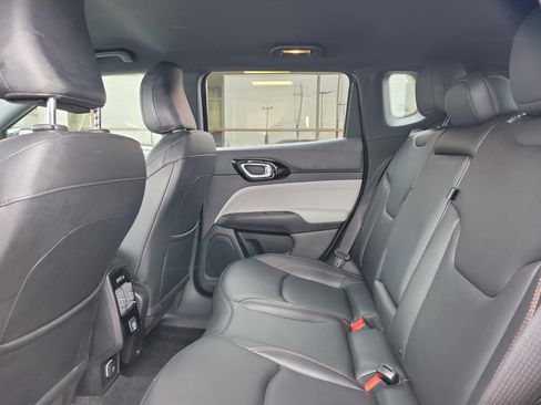 Used 2024 Jeep Compass Limited image 11