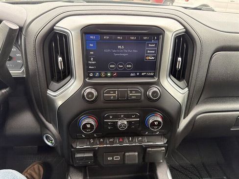 Used 2019 Chevrolet Silverado 1500 RST image 34