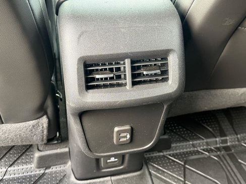 Used 2020 Chevrolet Equinox LT w/ Sport Edition image 30