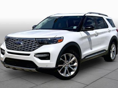 Certified 2021 Ford Explorer Platinum w/ Equipment Group 601A AWD/4WD image 1