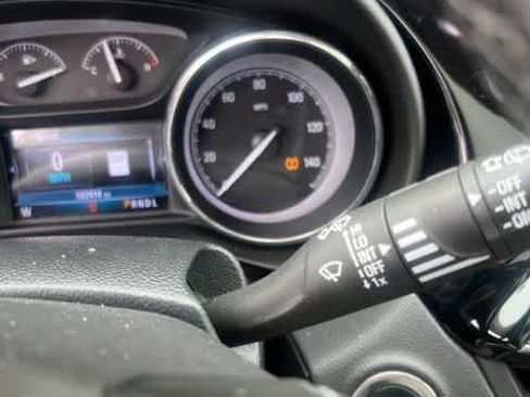 Used 2019 Buick Envision Essence FWD image 9