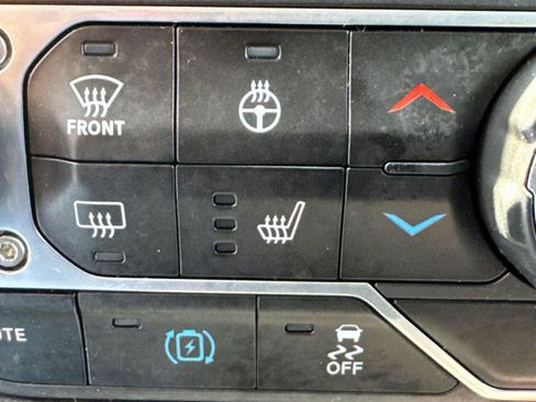 Used 2024 Jeep Wrangler Unlimited Sahara w/ Technology Group image 21