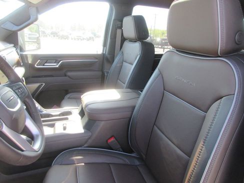 New 2026 GMC Sierra 3500 Denali w/ Denali Reserve Package AWD/4WD image 12