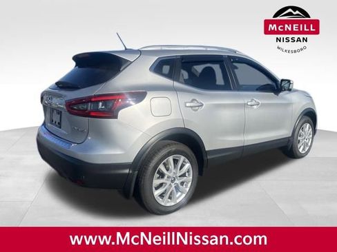 Used 2022 Nissan Rogue Sport SV w/ Technology Package image 7