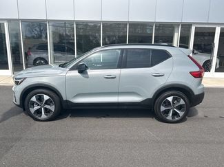 Certified 2025 Volvo XC40 B5 Plus AWD/4WD video 2